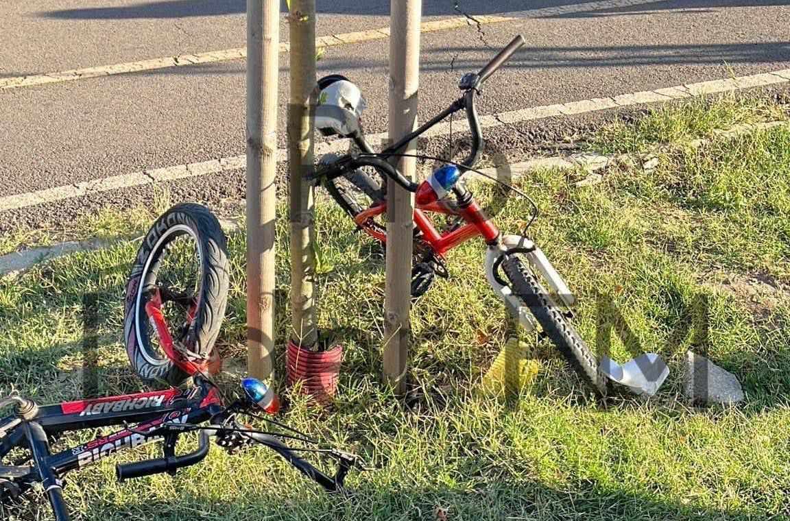 Tragedie cumplită sub ochii părinților. Un copil de 9 ani a murit după ce a căzut cu bicicleta, iar ghidonul i-a intrat în gât