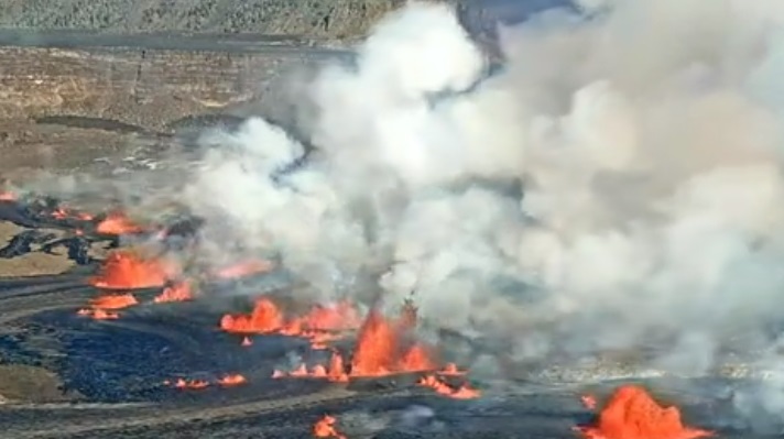 VIDEO Vulcanul Kilauea din Hawaii a erupt pentru a treia oară într-un an