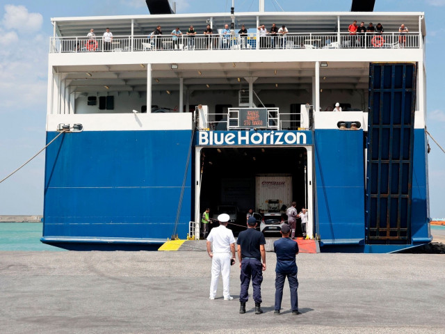 Ο Έλληνας υπουργός παραιτείται μετά από πτώση επιβάτη του πλοίου στη θάλασσα και νεκρό