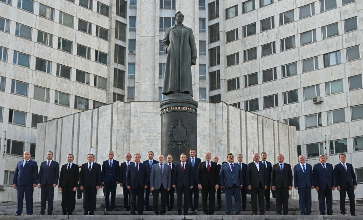 O statuie a fondatorului poliţiei politice sovietice CEKA, Felix Dzerjinski, reinstalată la Moscova. Fusese dată jos în 1991