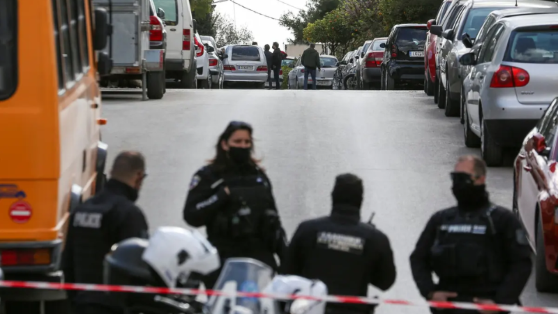 Atac sângeros lângă Atena: Șase persoane, împuşcate mortal într-un schimb de focuri de armă