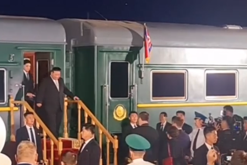 VIDEO Primele imagini cu Kim Jong-un ajuns în Rusia, după o călătorie de două zile cu trenul lui blindat, care atinge doar 60 km/ oră