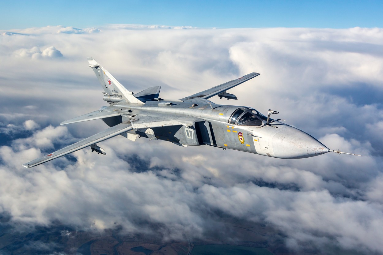 Un avion de bombardament Su-24 s-a prăbuşit în sudul Rusiei în timpul unui antrenament