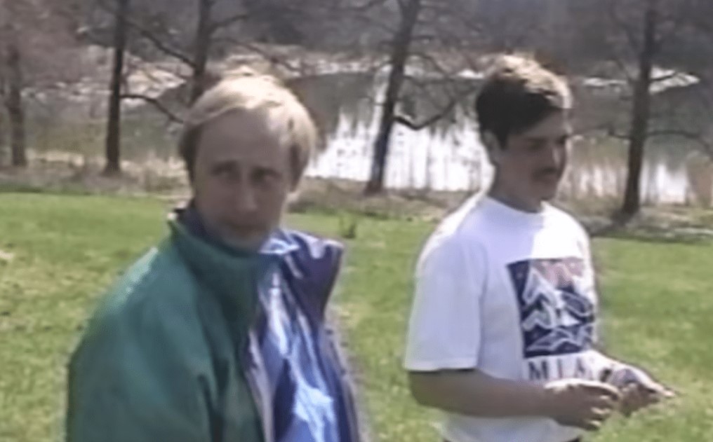 Filmări rare cu Putin în vacanță, în anii '90, îmbrăcat în trening de fâș și jucând ping-pong: „Departe de imaginea de macho”