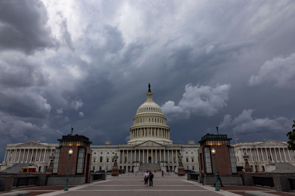 Ajutorul militar al SUA pentru Ucraina, în pericol de a fi oprit: administrația americană e pe cale să intre în „shutdown”