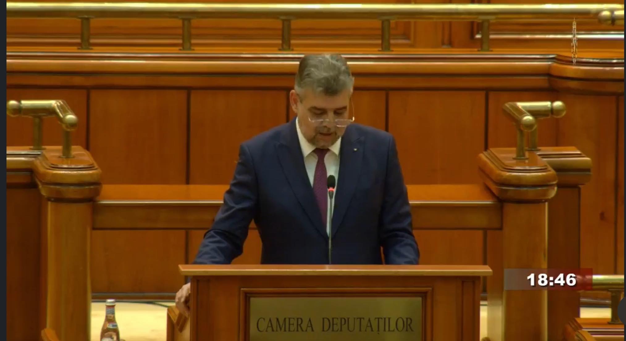 Proteste în Parlament la ședința în care Guvernul își asumă răspunderea pe pachetul de măsuri fiscale