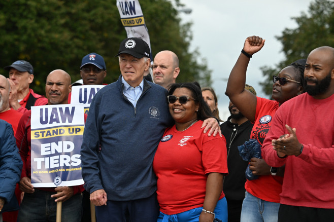 Joe Biden alături de muncitori din Michigan la protestul din industria auto