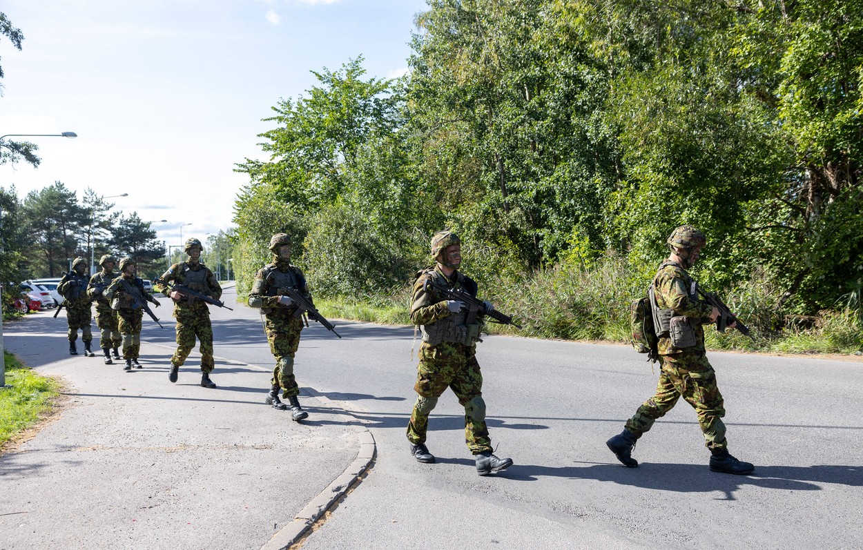 Estonia crește bugetul de apărare și îndeamnă și alte țări NATO să facă la fel: "Războiul a revenit în Europa"