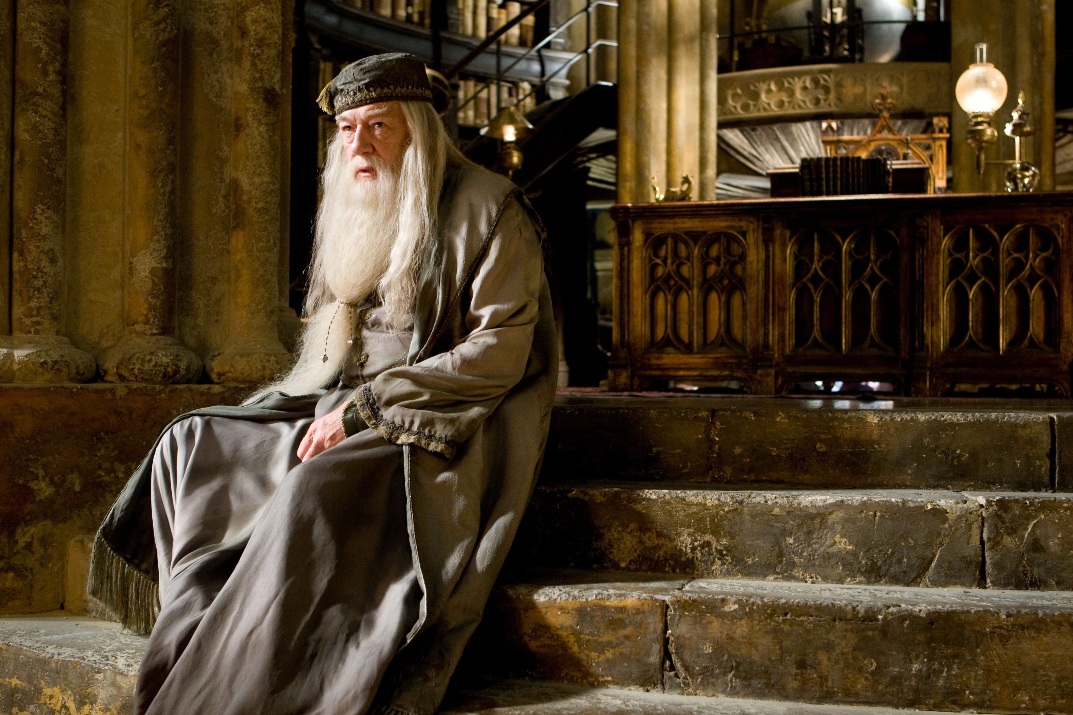 A murit actorul Michael Gambon, celebru pentru rolul profesorului Dumbledore din seria Harry Potter
