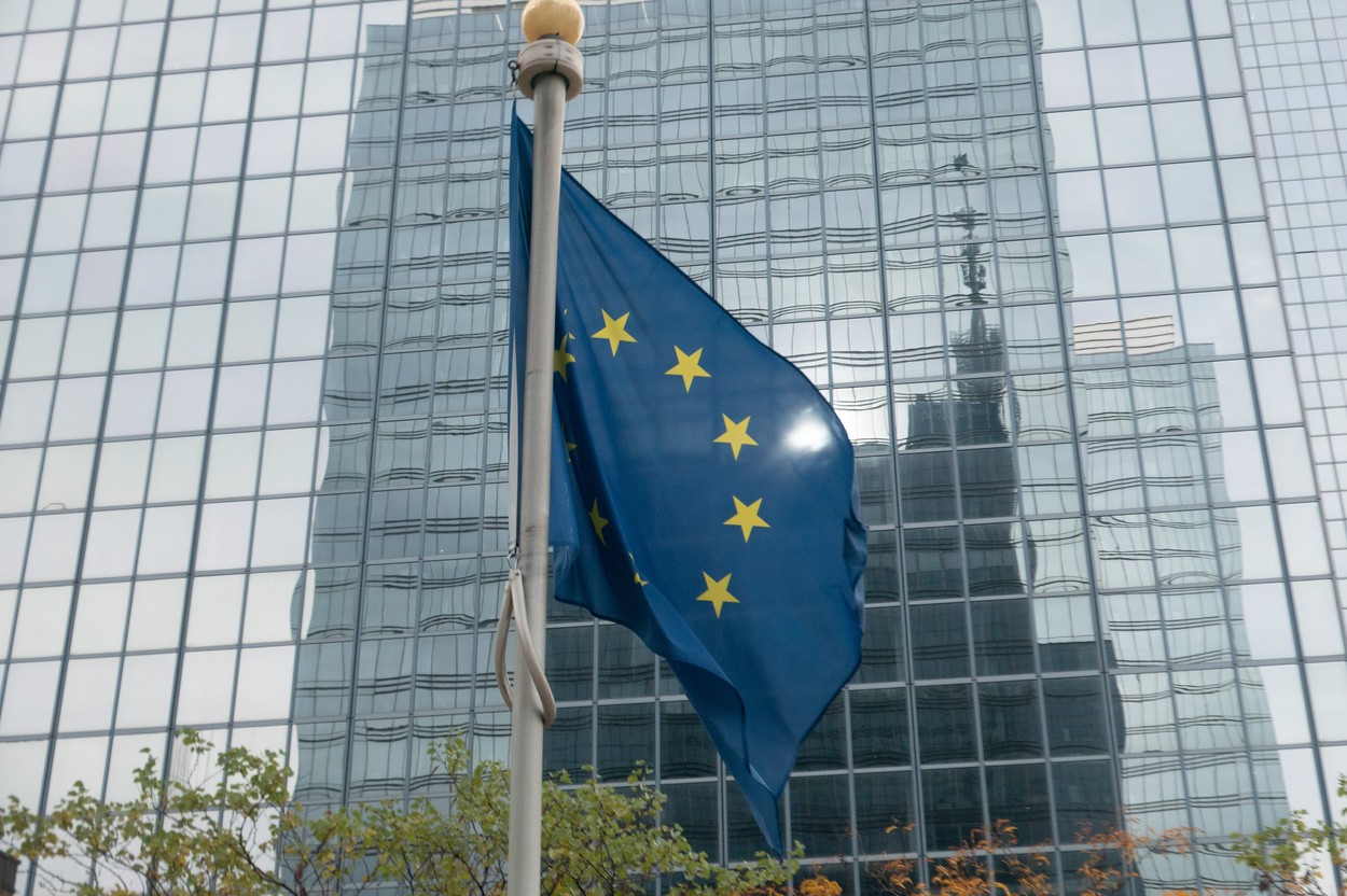 EcoFin avizează azi constatarea potrivit căreia România n-a luat măsuri pentru reducerea deficitului. Când trebuie trimise la Bruxelles