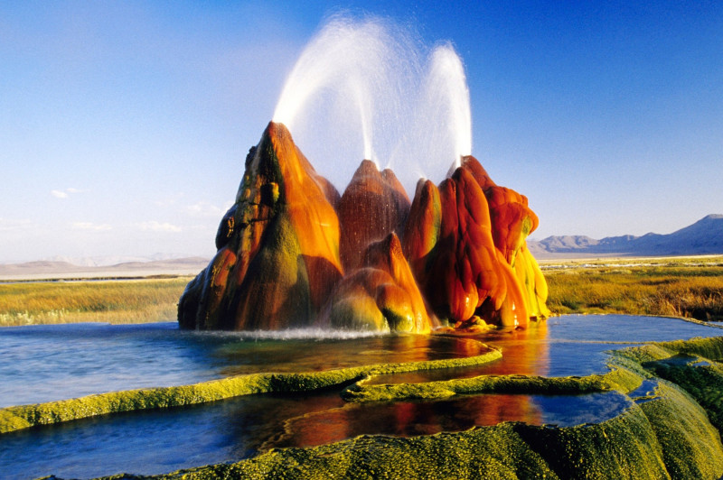 Fly Geysir in Nevada, USA