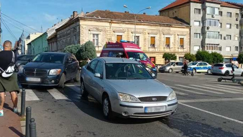 masini implicate intr-un accident