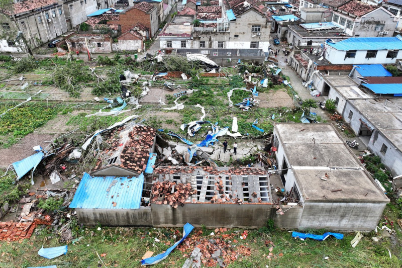 pagube in urma unei tornade din china