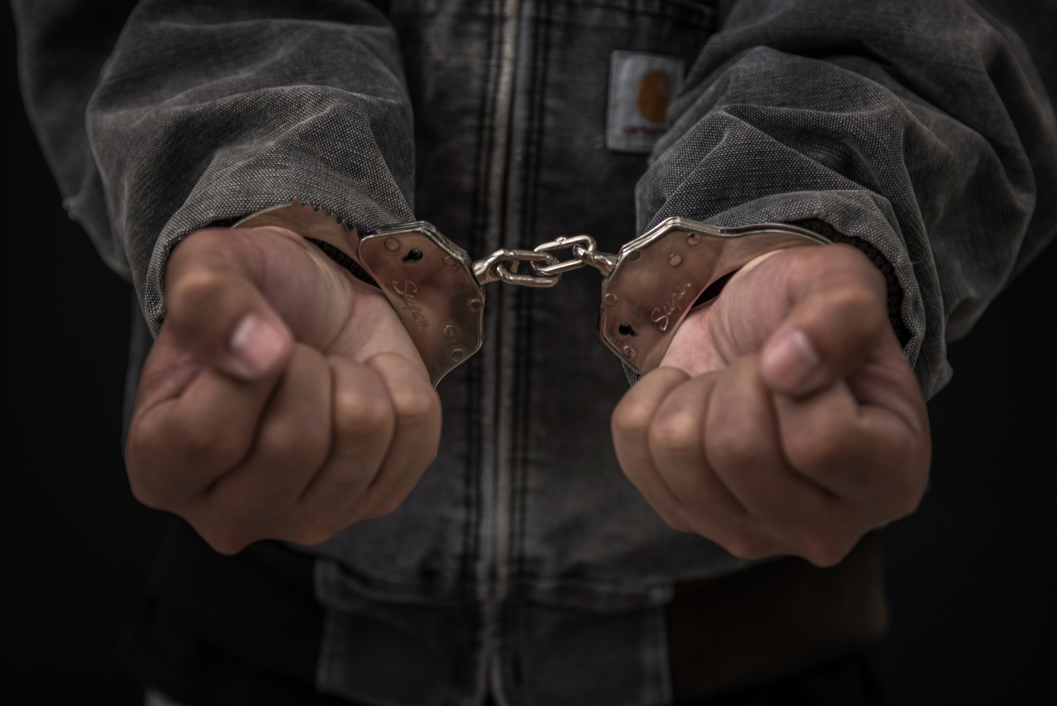 Un bătrân din Bacău a fost ucis pentru 150 de lei, o șapcă și o iconiță mototolită. 26 ani de închisoare pentru criminalul său