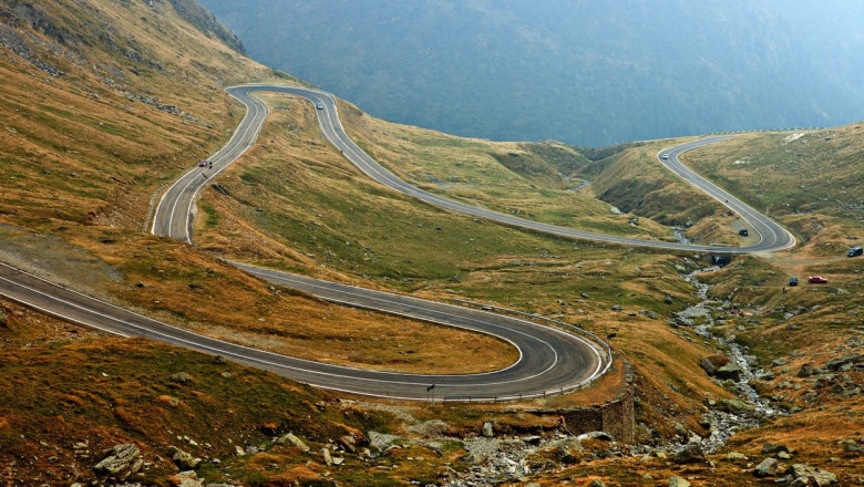 Trafic oprit pe Transfăgărășan, la Arefu. În zonă are loc o competiție sportivă. Când va fi reluată circulația