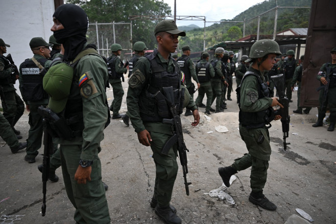 soldați venezueleni