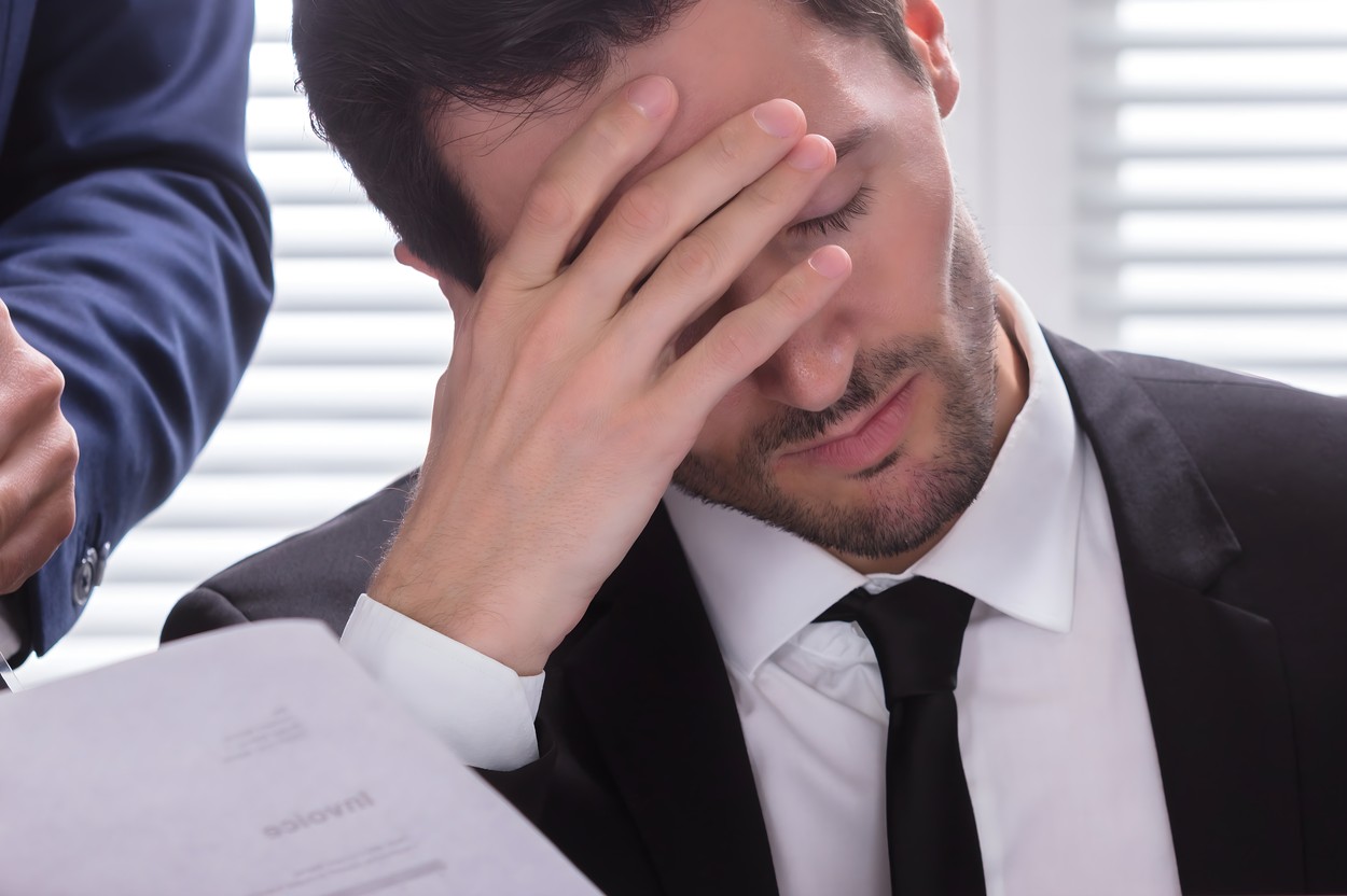 Oamenii care au joburi stresante și salarii mici riscă să aibă probleme cu inima (studiu)