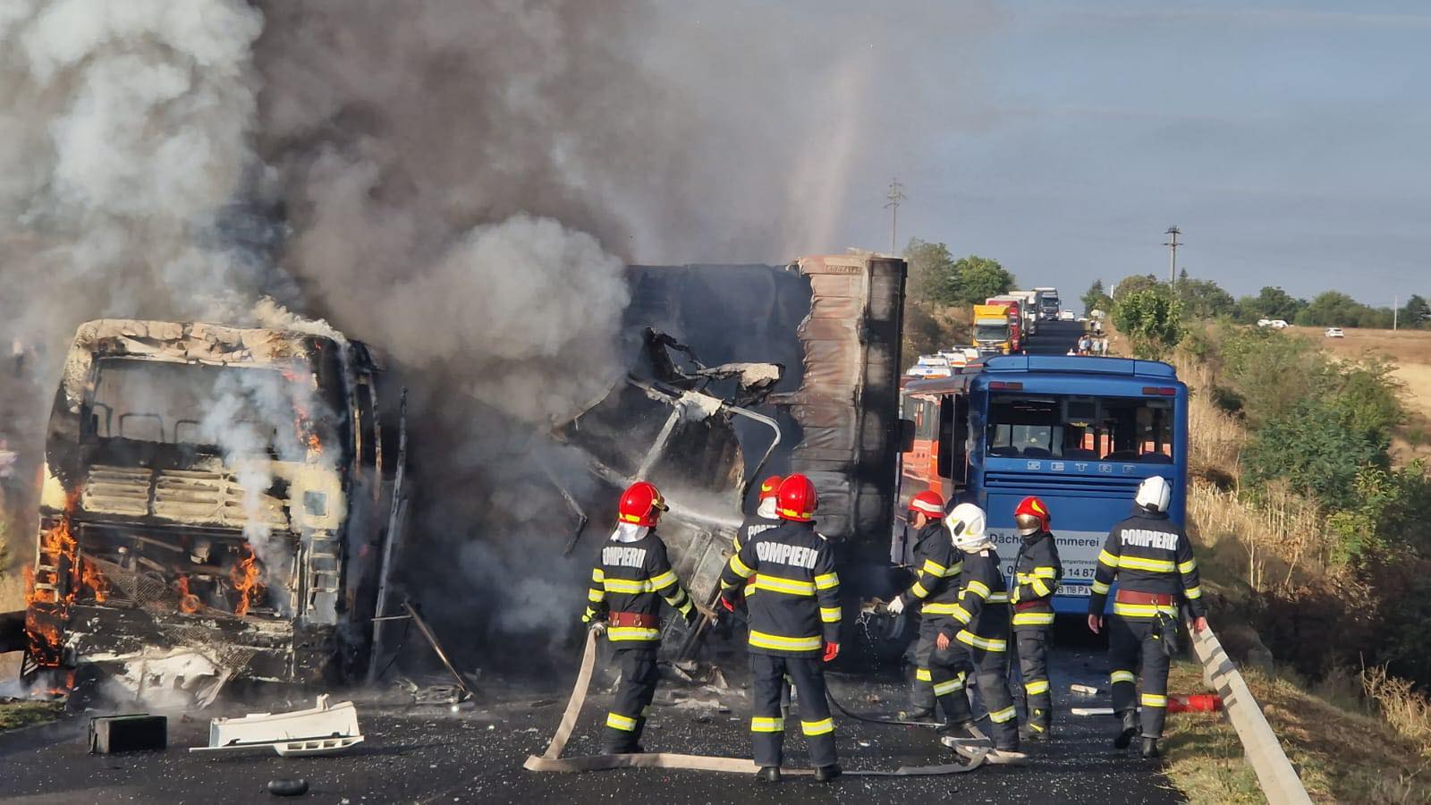 Accident grav între două autocare și un TIR, în Teleorman