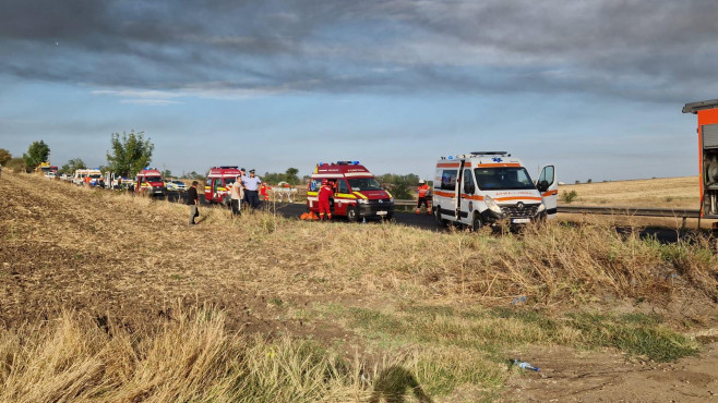 Accident grav în Teleorman, între două autocare și un TIR. Foto: ISU