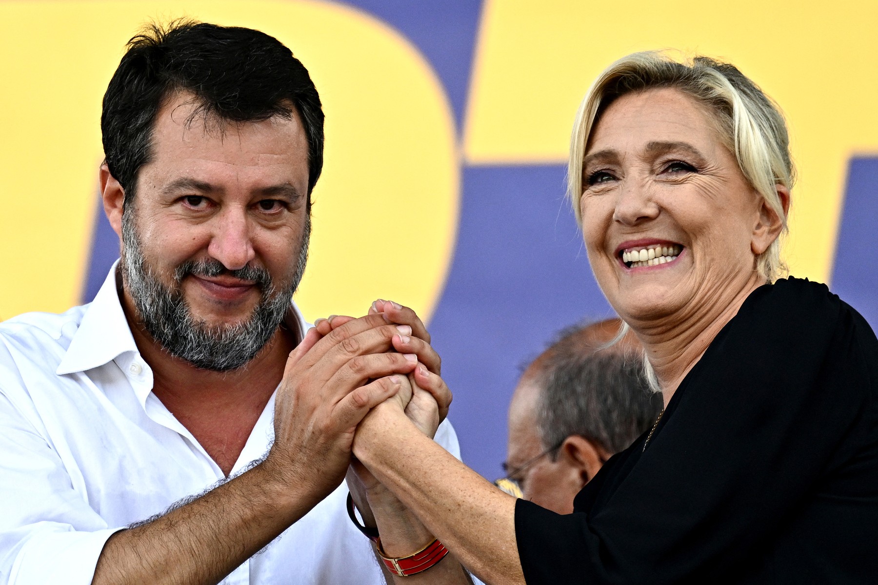 The Guardian: Unul din trei europeni votează cu partide populiste sau extremiste. „Ar putea fi doar vârful icebergului”
