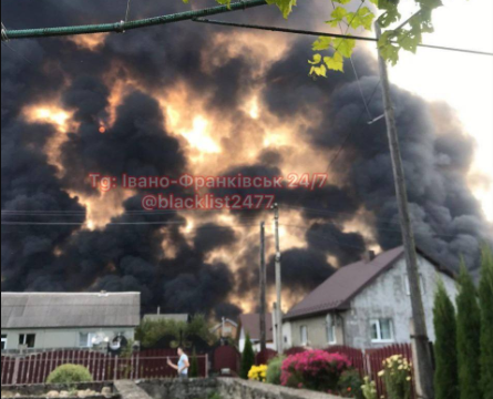 Explozie puternică la o conductă de petrol în vestul Ucrainei. Trei persoane au fost rănite