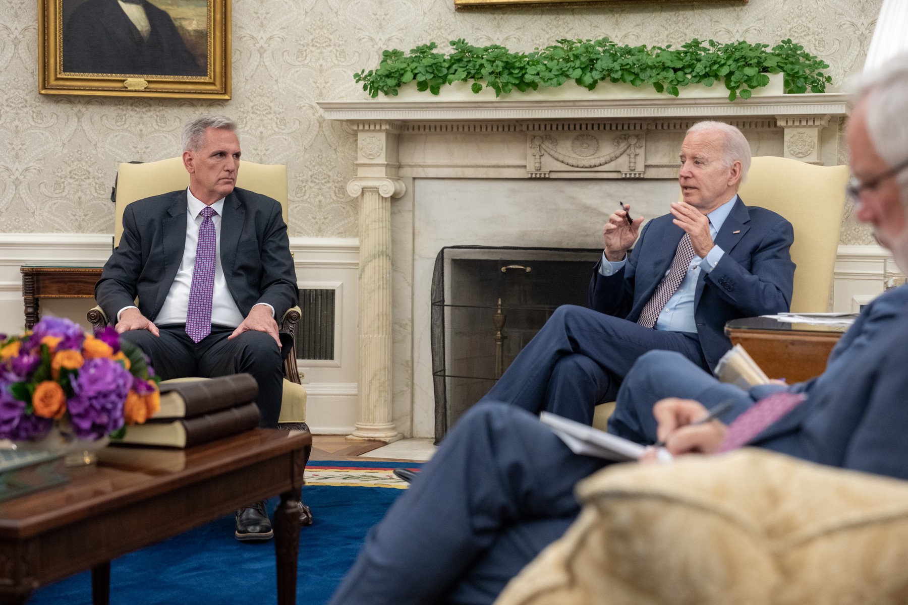 Biden cere alegerea rapidă a unui nou lider în Camera Reprezentanților. Trump, printre cei care i-ar putea urma republicanului McCarthy