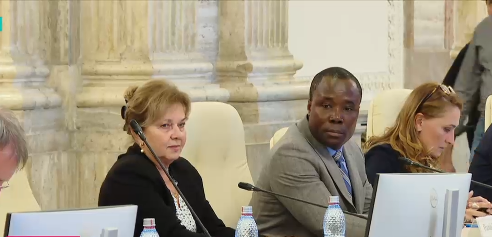 Avertismentul FMI: Măsurile fiscale adoptate de Guvern nu vor aduce suficienți bani la buget