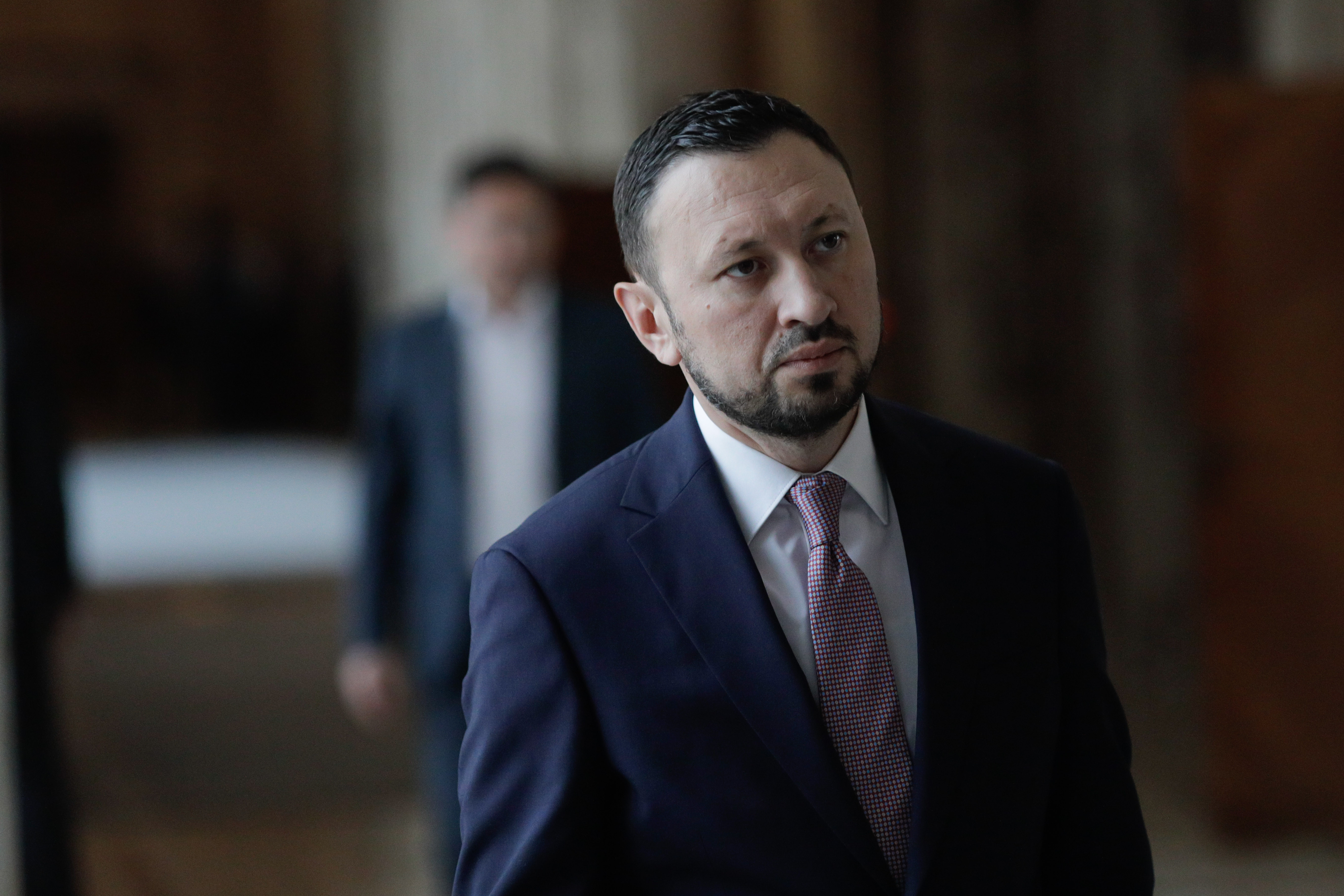 Ministrul Fechet propune ca urșii care se apropie de comunitățile umane să fie eutanasiați sau împușcați. „Nu există altă soluție”