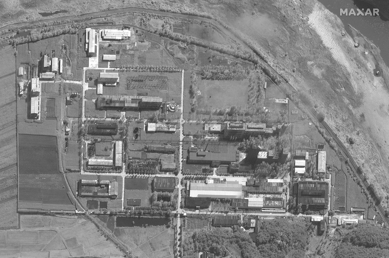 Coreea de Nord și-a oprit centrala nucleară și scoate din ea plutoniu pentru construcția de arme nucleare