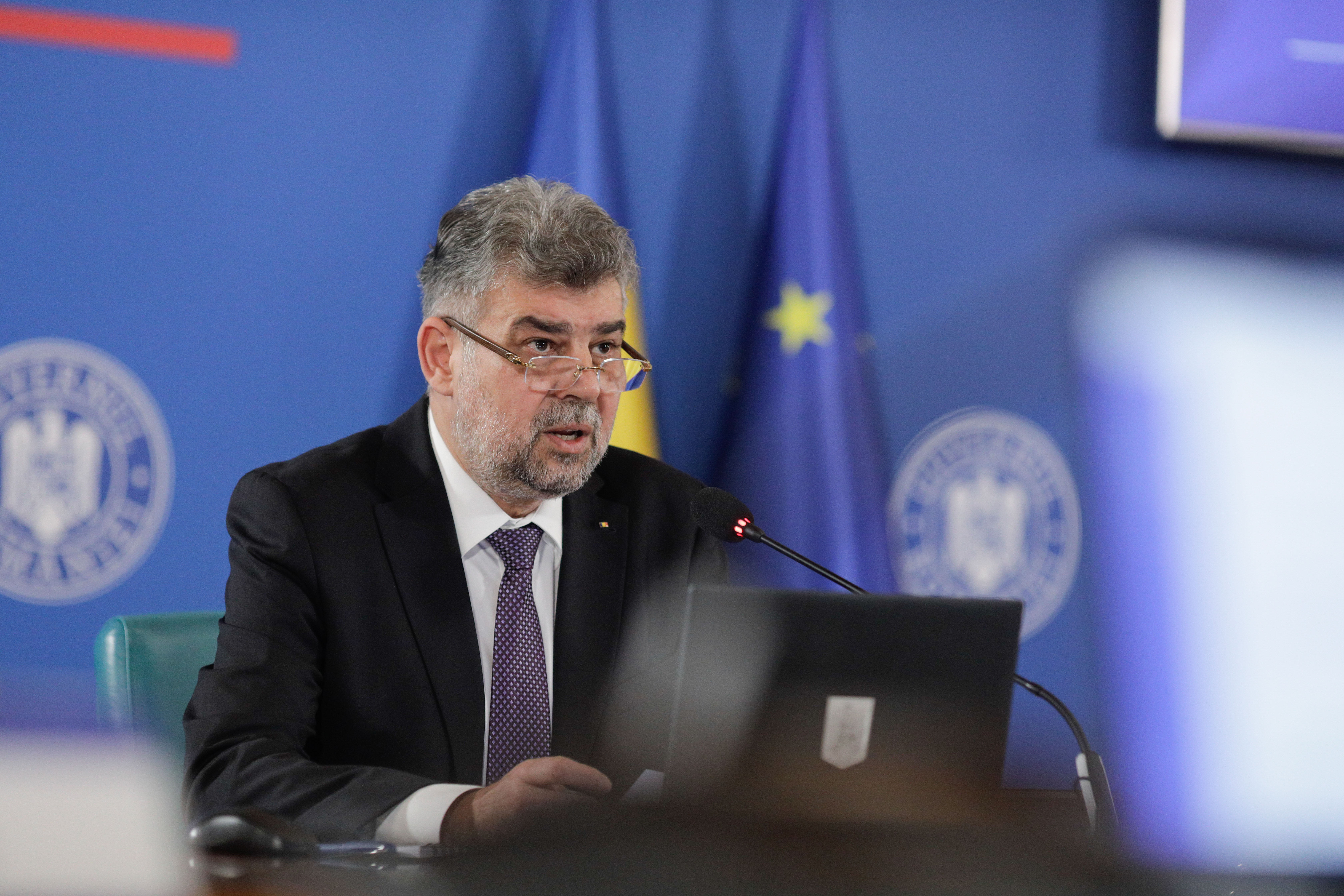 Ciolacu: Copiii dezavantajați vor primi tichete sociale de 500 de lei pentru haine și rechizite