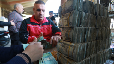 Exchange rate falls after the Central Bank President changed in Iraq