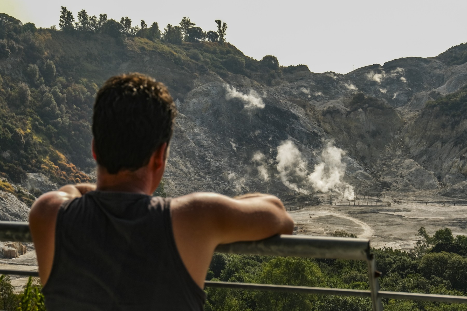 Italia se pregăteşte pentru posibile evacuări în masă în zona unui supervulcan de lângă Napoli