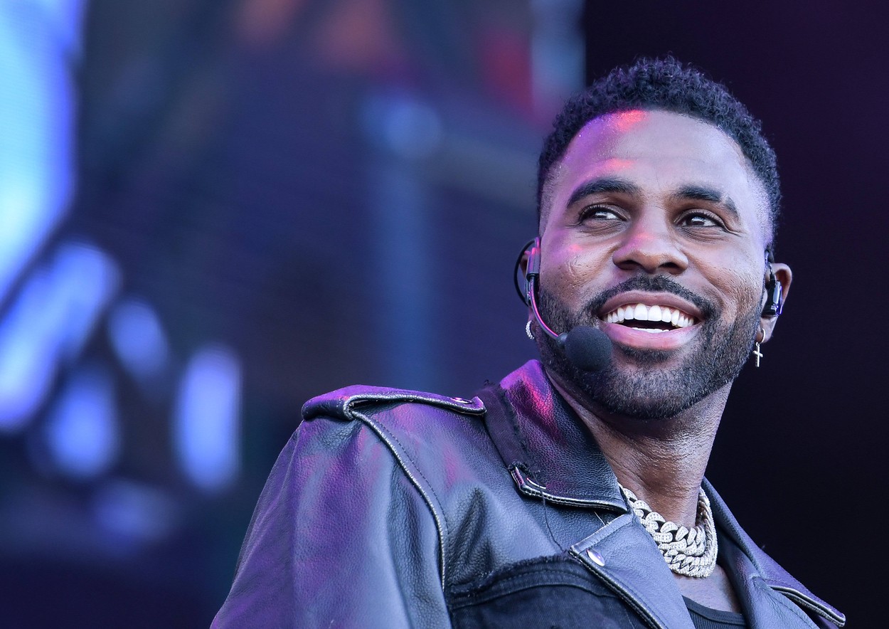 Jason Derulo este dat în judecată pentru hărțuire sexuală, de o cântăreață care semnase cu casa lui de discuri