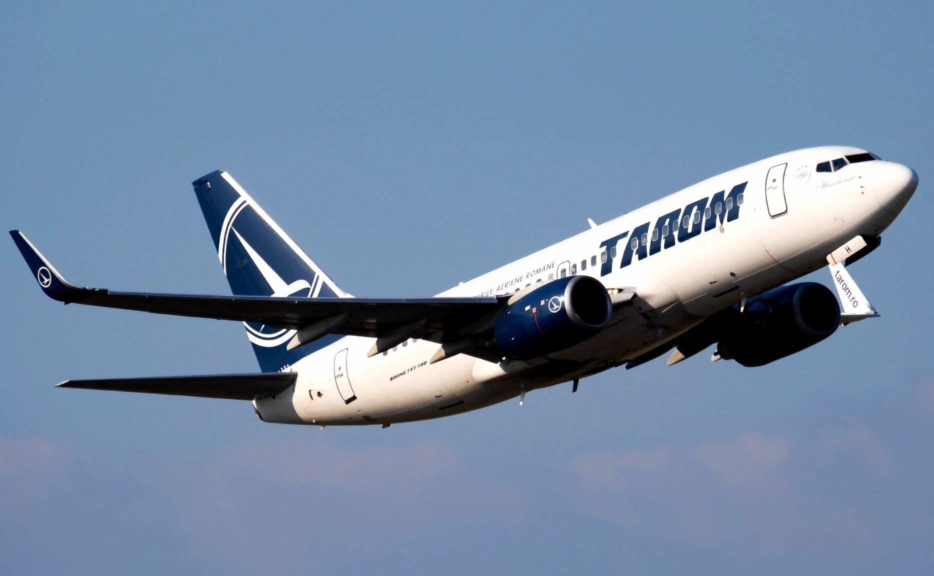 Tarom, în afara graficului de restructurare. Vicepremierul Oana Gheorghiu: „Compania pierde bani de 10 ani”
