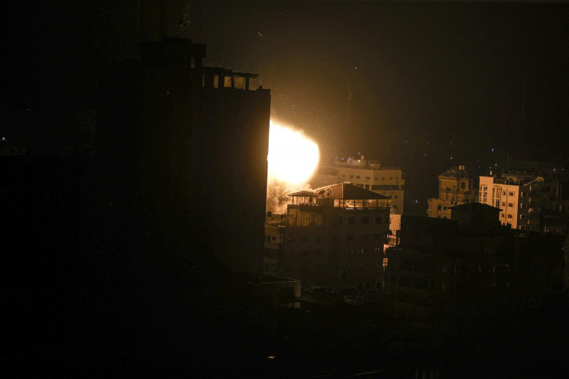 Israel continues airstrikes on Gaza