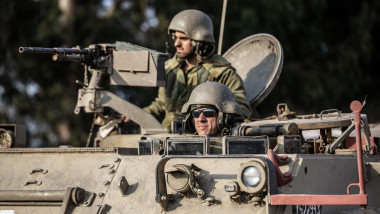 soldați israelieni tanc