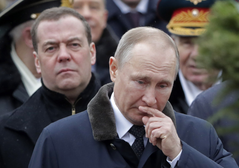 Cine vine după Putin? Rusia se apropie de o inevitabilă criză de succesiune. Lupta pentru putere care ar putea începe la Kremlin 5 Wreath laying ceremony at Tomb of Unknown Soldier marking Defender of Fatherland Day
