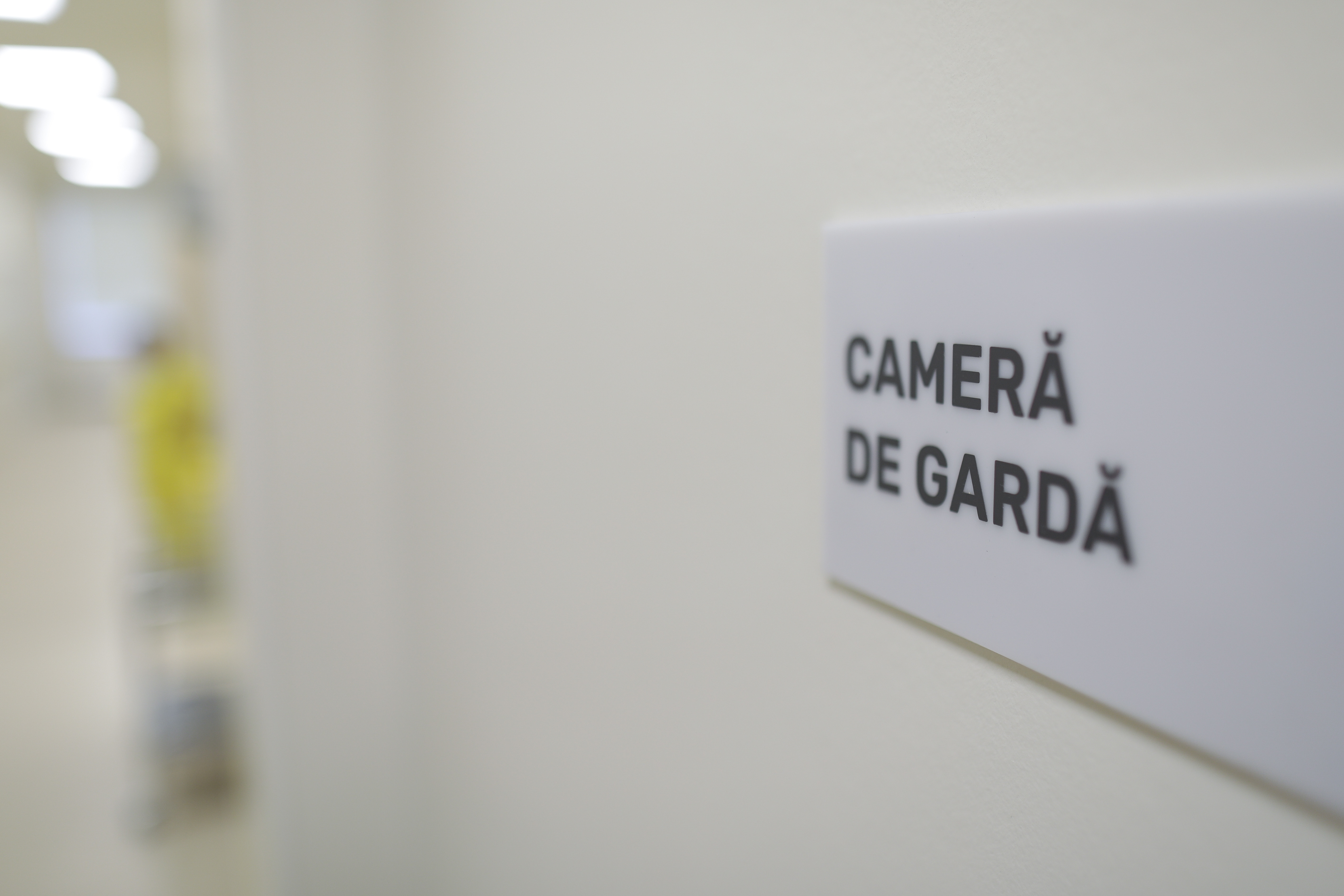 Bărbatul care a lovit în anul 2022 un medic care era de gardă la Spitalul din Fetești a fost condamnat la închisoare