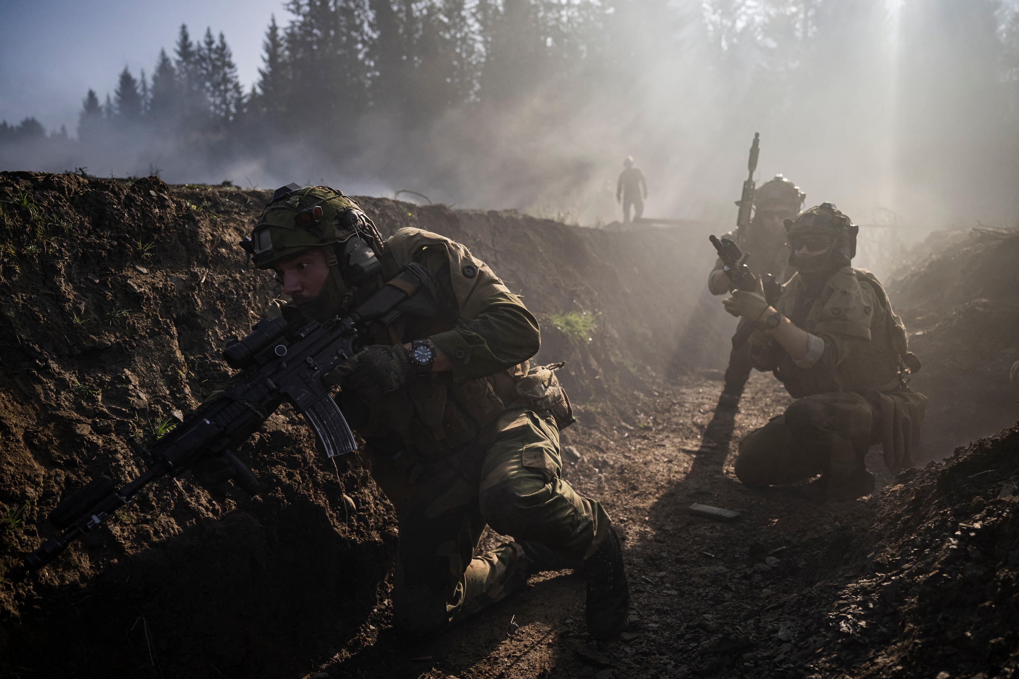 Marea Britanie ar putea trimite militari pe teritoriul Ucrainei într-un „program de antrenament”