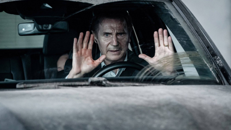 Liam Neeson într-o scenă din filmul de acțiune „Retribution”