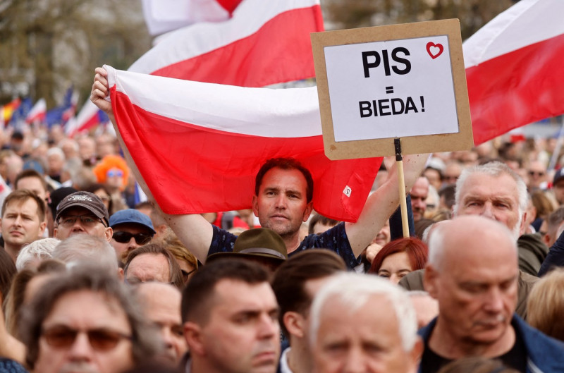 miting al opozitiei in varsovia (5)