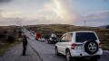 Mașini cu refugiați armeni părăsesc Nagorno-Karabah