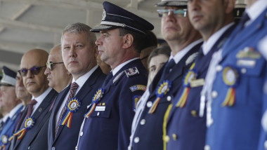 Cătălin Predoiu, Raed Arafat și Bogdan Despescu la o ceremonie la Academia de Poliție