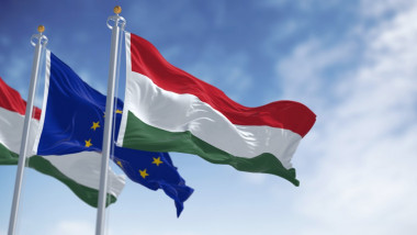 steagul ue si steagul ungariei