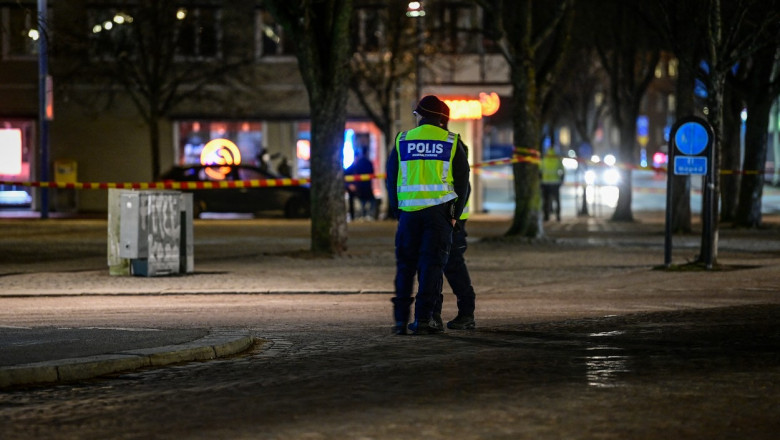 politisti in strada in urma unui atac in suedia