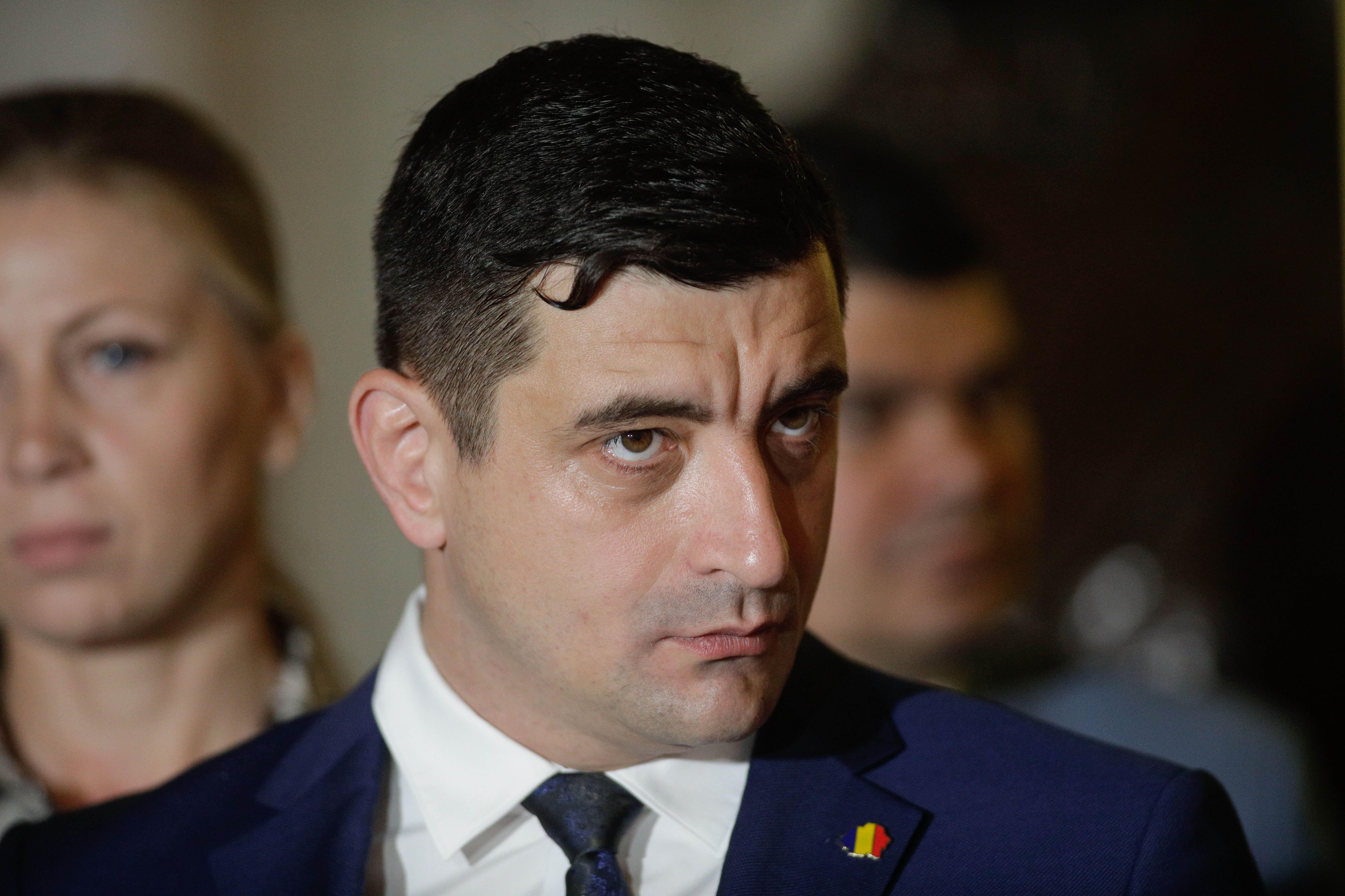 Alex, bărbatul agresat de George Simion: "M-a prins de mână, a devenit agresivă toată acea legiune plină de galbenul AUR"