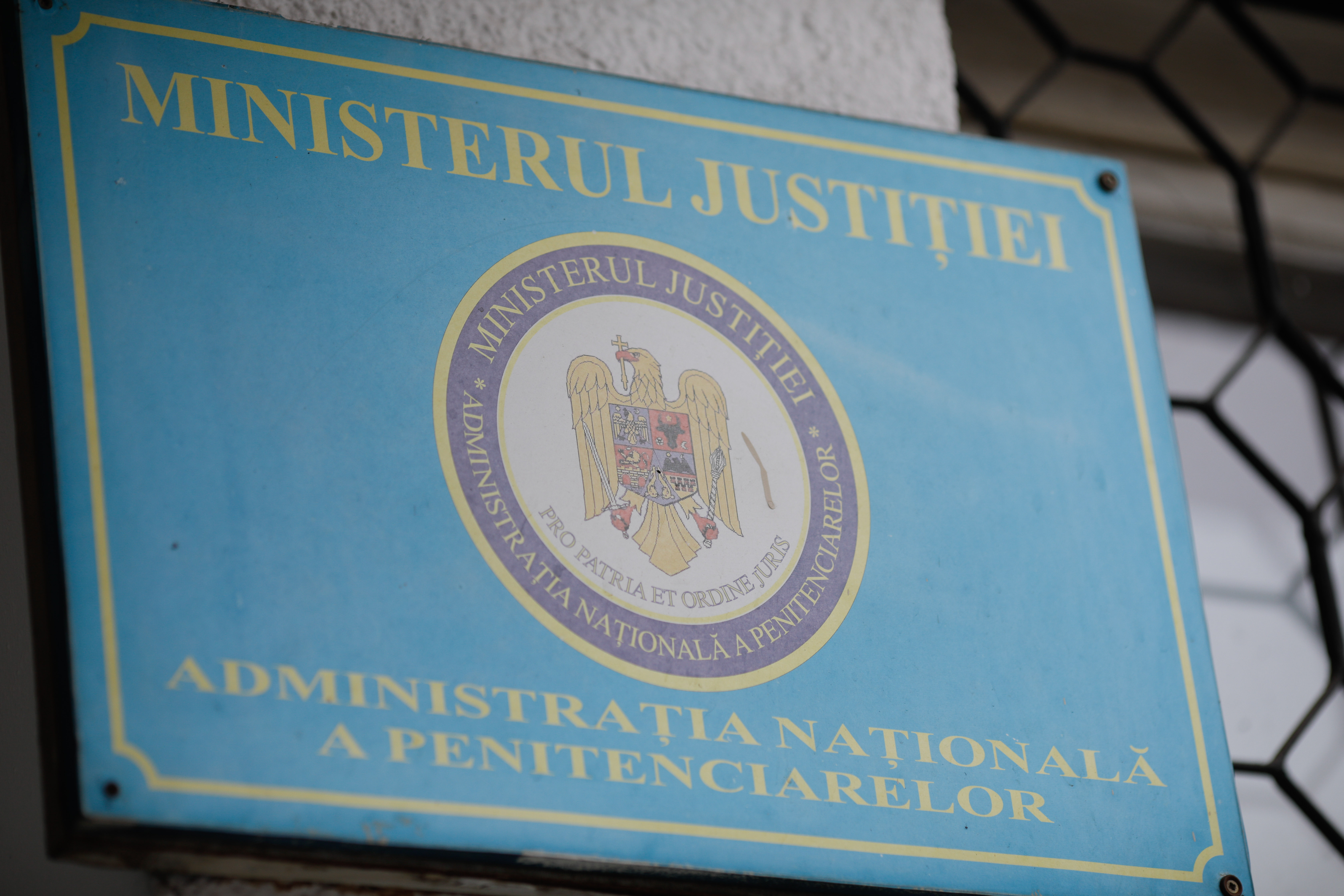 Gorghiu spune că 6 penitenciare din țară, aflate în centrele orașelor, vor trebui mutate în afara localității
