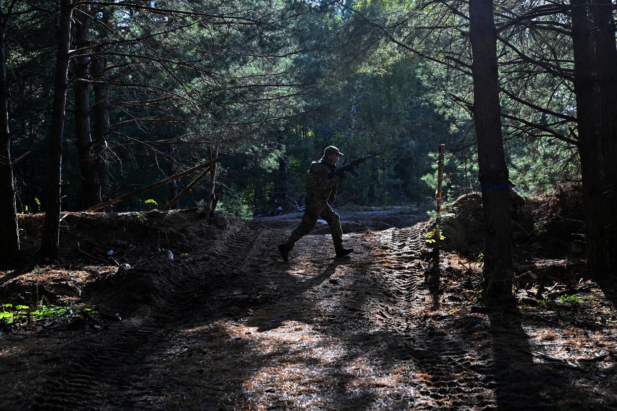 Situația pe frontul din estul Ucrainei „s-a înrăutățit în ultimele zile”. Rușii s-au regrupat și atacă în jurul satului Makiivka