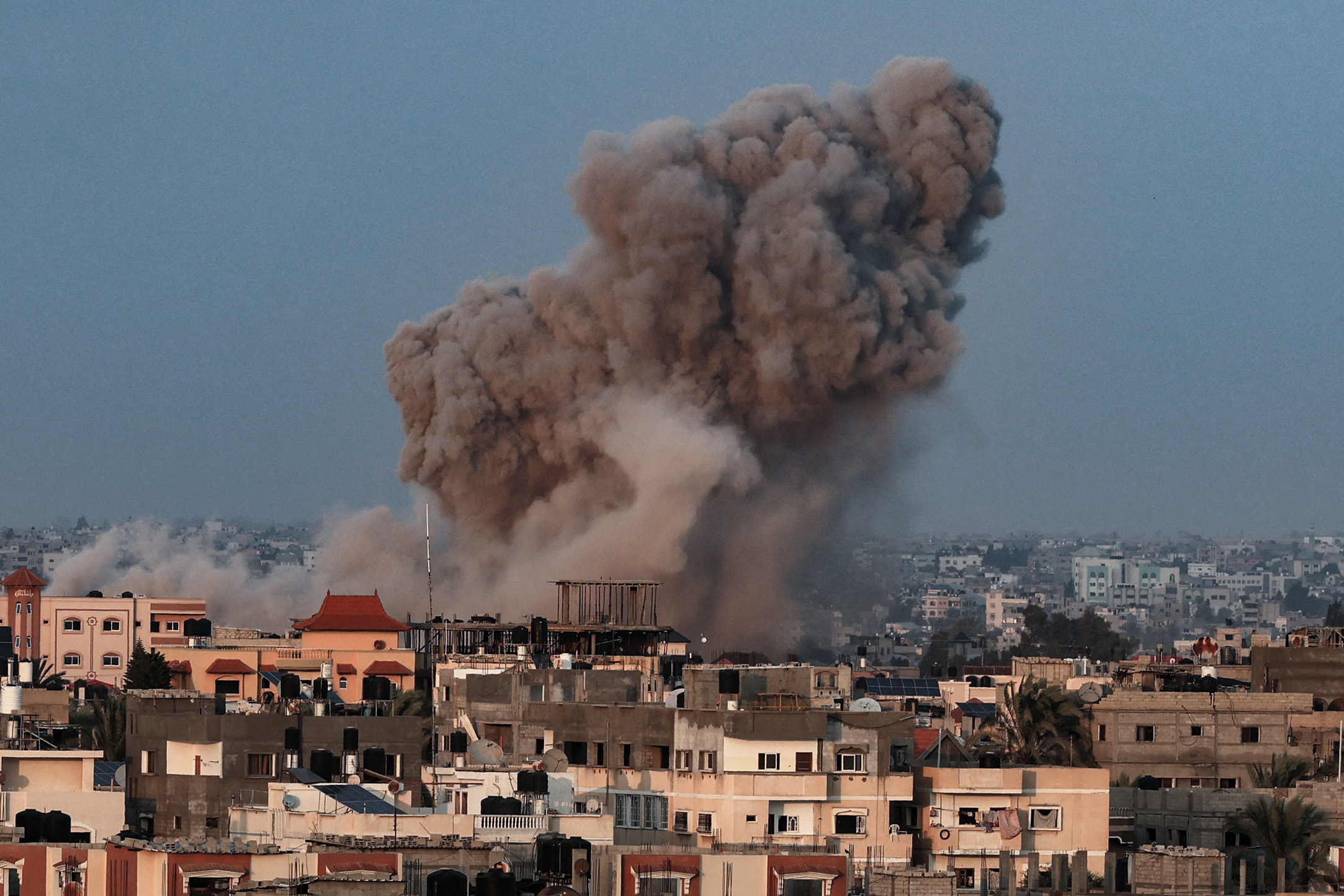 MAE: Cinci români au murit în Israel după atacurile Hamas. Un român e ținut ostatic de teroriști în Fâșia Gaza