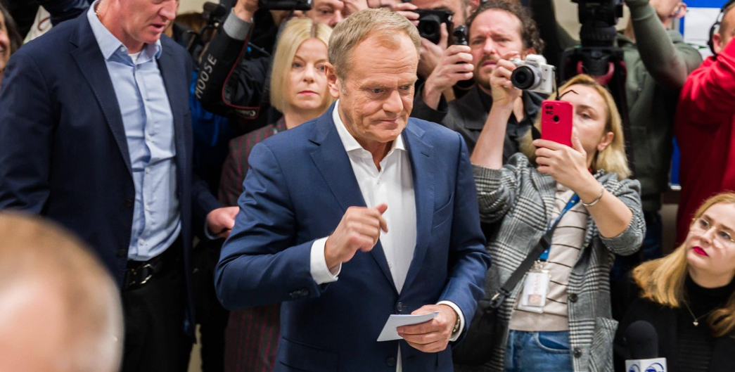 Alegeri cruciale în Polonia: Partidul iliberal PiS nu poate forma guvernul. Donald Tusk: Am câștigat libertatea